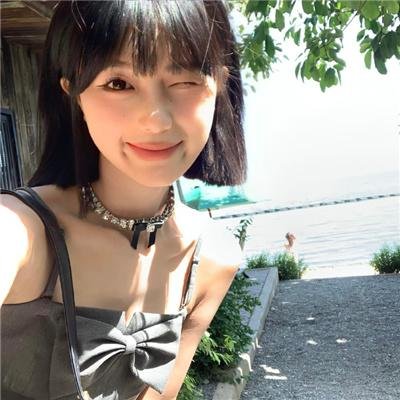 少女嬉春